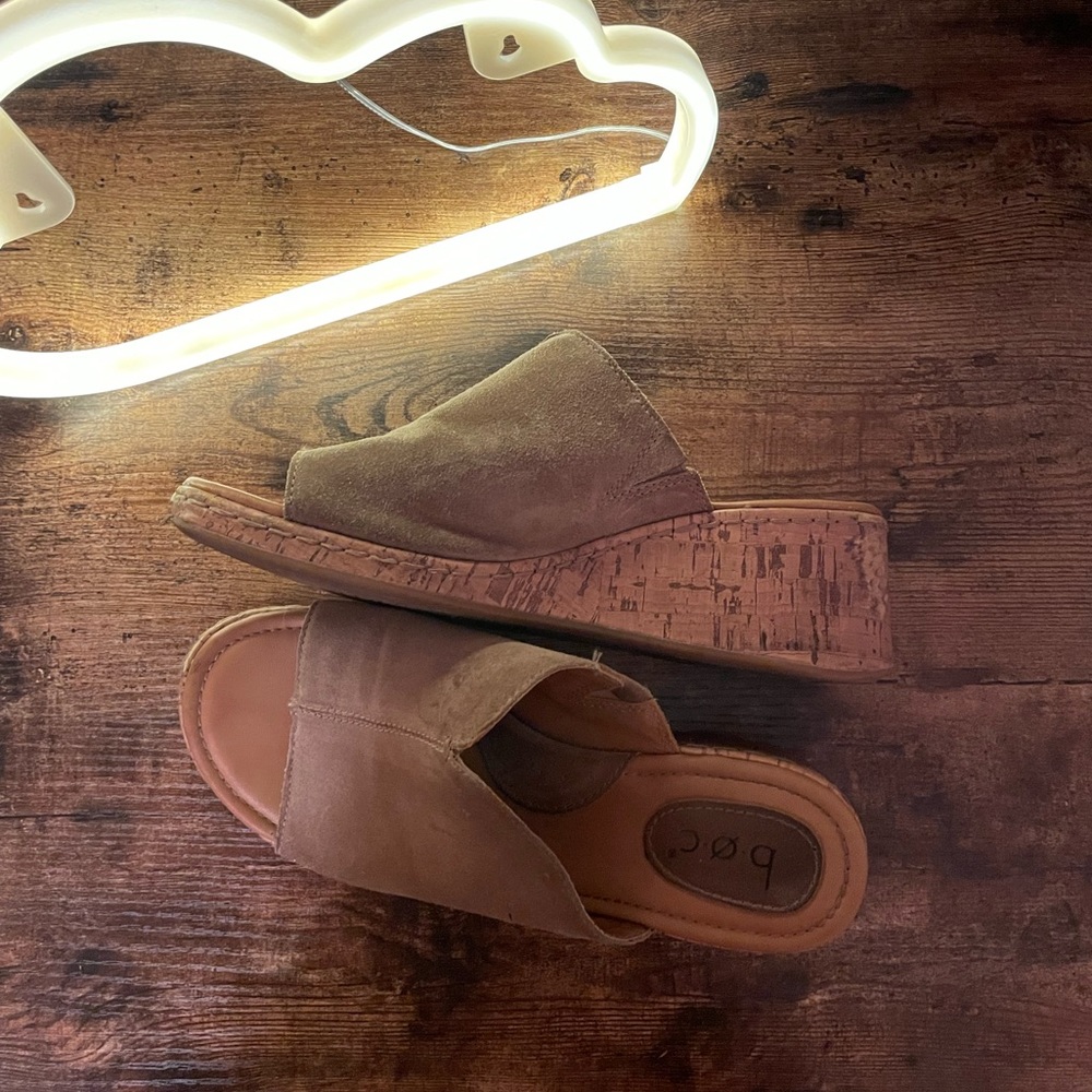 Tan b.ø.c. Platform Sandals